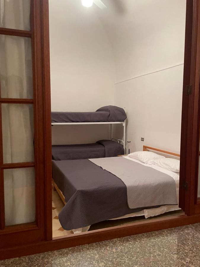 Appartamento In Centro Storico Finale Ligure Exterior foto